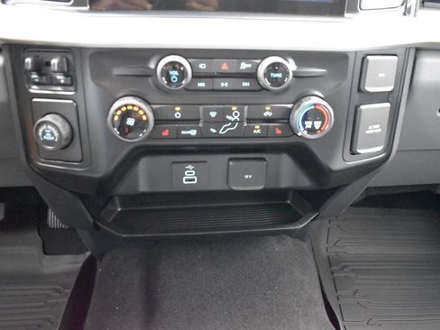 New 2026 Ford F250 XLT w/ XLT Premium Package RWD image 17