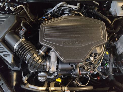Used 2021 GMC Acadia Denali w/ Denali Technology Package FWD image 30