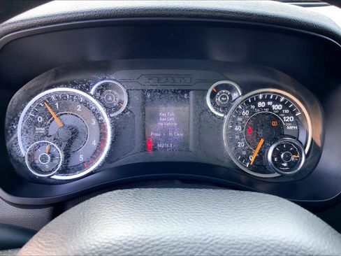 Used 2022 RAM 2500 Tradesman w/ Chrome Appearance Group AWD/4WD image 22