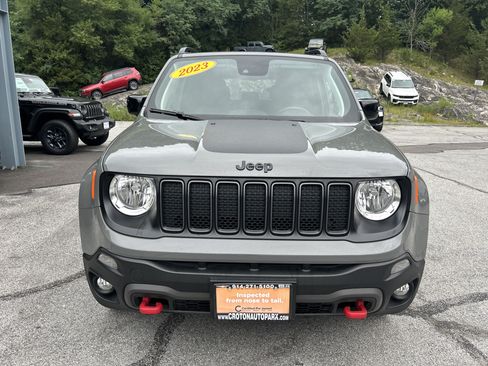 Certified 2023 Jeep Renegade Trailhawk w/ Sun/Sound Group AWD/4WD image 5