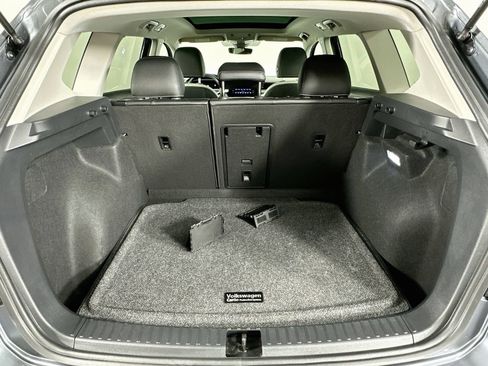 Used 2025 Volkswagen Taos SE w/ Panoramic Sunroof Package AWD/4WD image 37