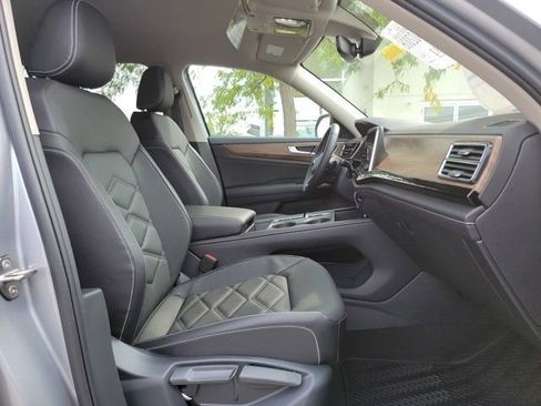 New 2026 Volkswagen Atlas SE image 18