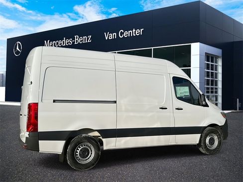 New 2025 Mercedes-Benz Sprinter 2500 image 3