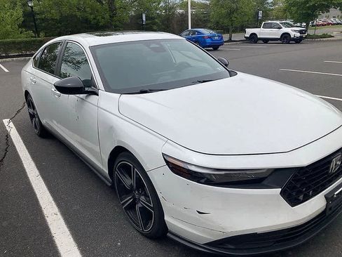 Used 2023 Honda Accord Sport image 4
