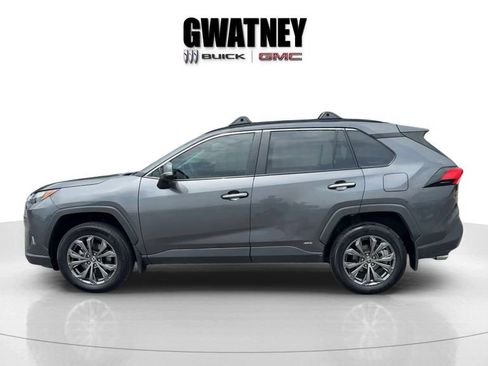 Used 2022 Toyota RAV4 Limited AWD/4WD image 8