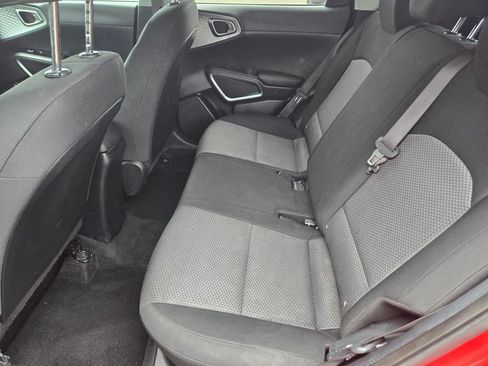 Used 2024 Kia Soul LX FWD image 9