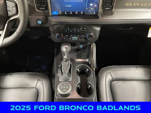 New 2025 Ford Bronco Badlands image 11