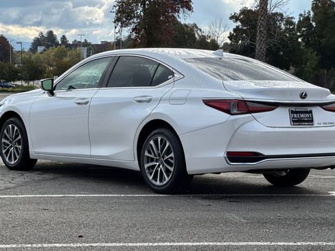Used 2022 Lexus ES 250 w/ Accessory Package 2 image 5