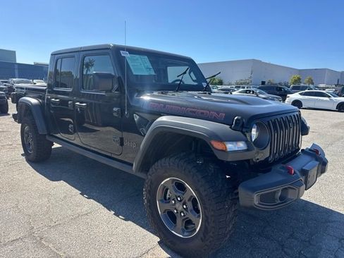 Used 2023 Jeep Gladiator Rubicon w/ Cold Weather Group AWD/4WD image 3
