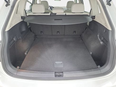 Used 2019 Volkswagen Tiguan SE AWD/4WD image 34