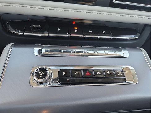 New 2026 Lincoln Aviator Premiere image 15