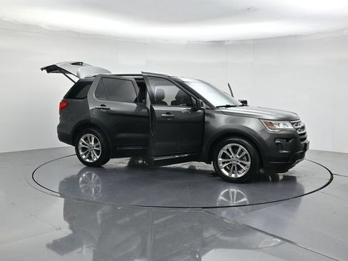Used 2018 Ford Explorer XLT w/ Equipment Group 202A FWD image 56