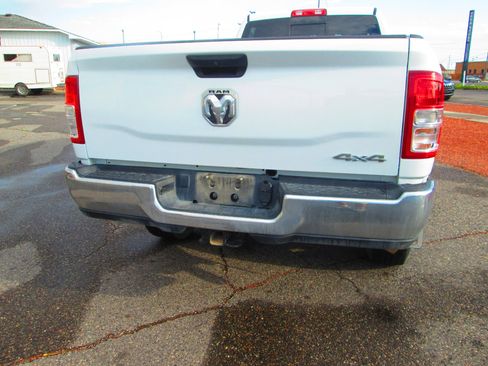 Used 2024 RAM 2500 Tradesman w/ Chrome Appearance Group image 3