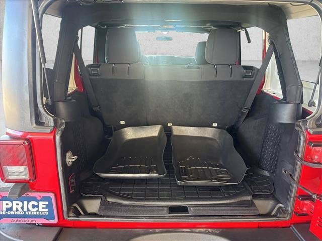 Used 2014 Jeep Wrangler Unlimited Sport w/ Connectivity Group AWD/4WD image 18