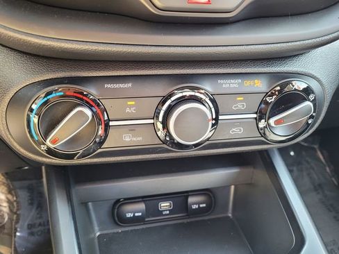 Used 2023 Kia Soul LX image 18