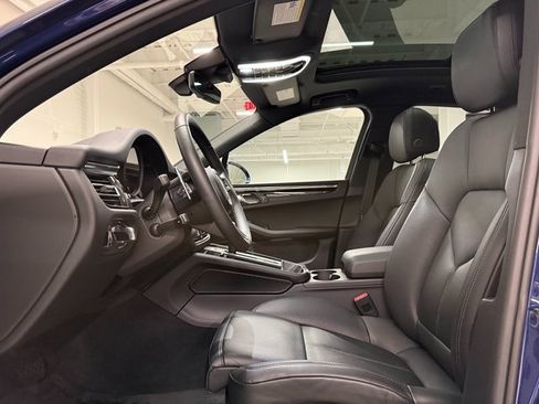 Certified 2026 Porsche Macan image 5