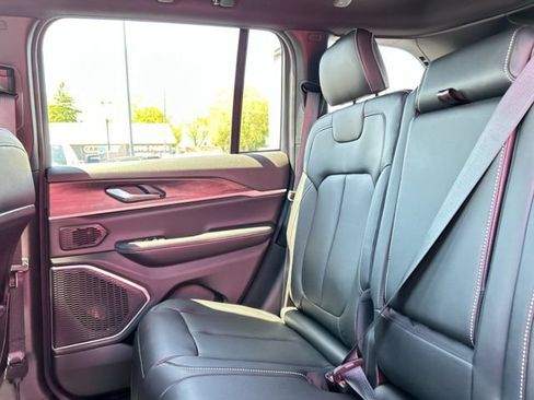 New 2026 Jeep Grand Cherokee Limited AWD/4WD image 18