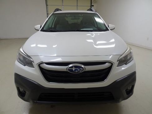 Used 2020 Subaru Outback Premium image 2