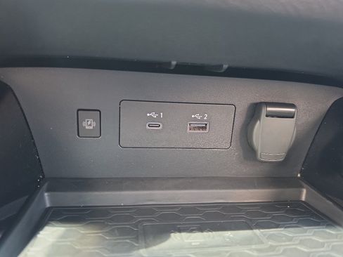 Used 2024 Nissan Altima 2.5 SR w/ SR Premium Package FWD image 27