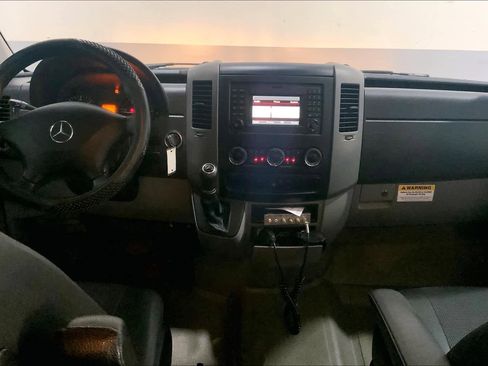 Used 2016 Mercedes-Benz Sprinter 2500 image 13