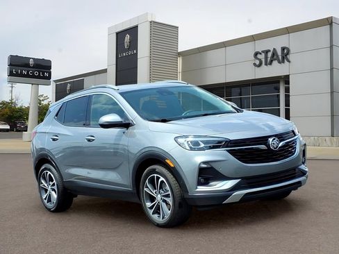 Used 2023 Buick Encore GX Essence w/ Advanced Technology Package FWD image 1