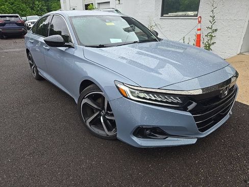 Used 2021 Honda Accord Sport image 3