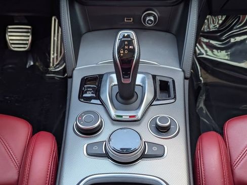 Used 2023 Alfa Romeo Stelvio Veloce image 18