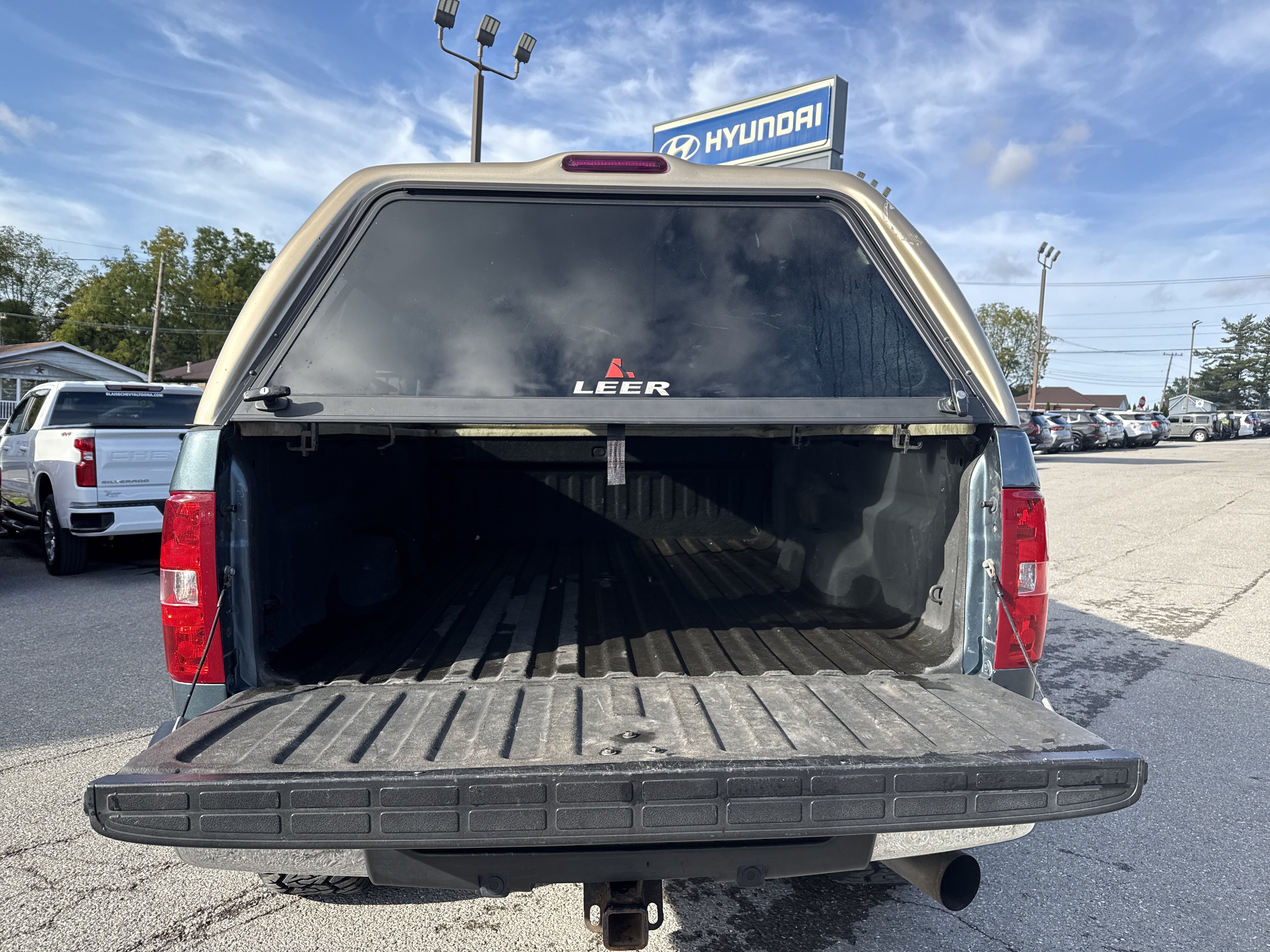 Used 2010 Chevrolet Silverado 2500 LT w/ Exterior Plus Package AWD/4WD image 5