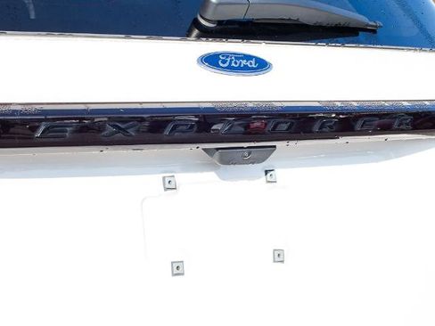 Certified 2025 Ford Explorer Platinum w/ Ultimate Package image 10