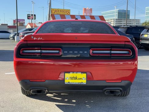 Used 2022 Dodge Challenger R/T image 6