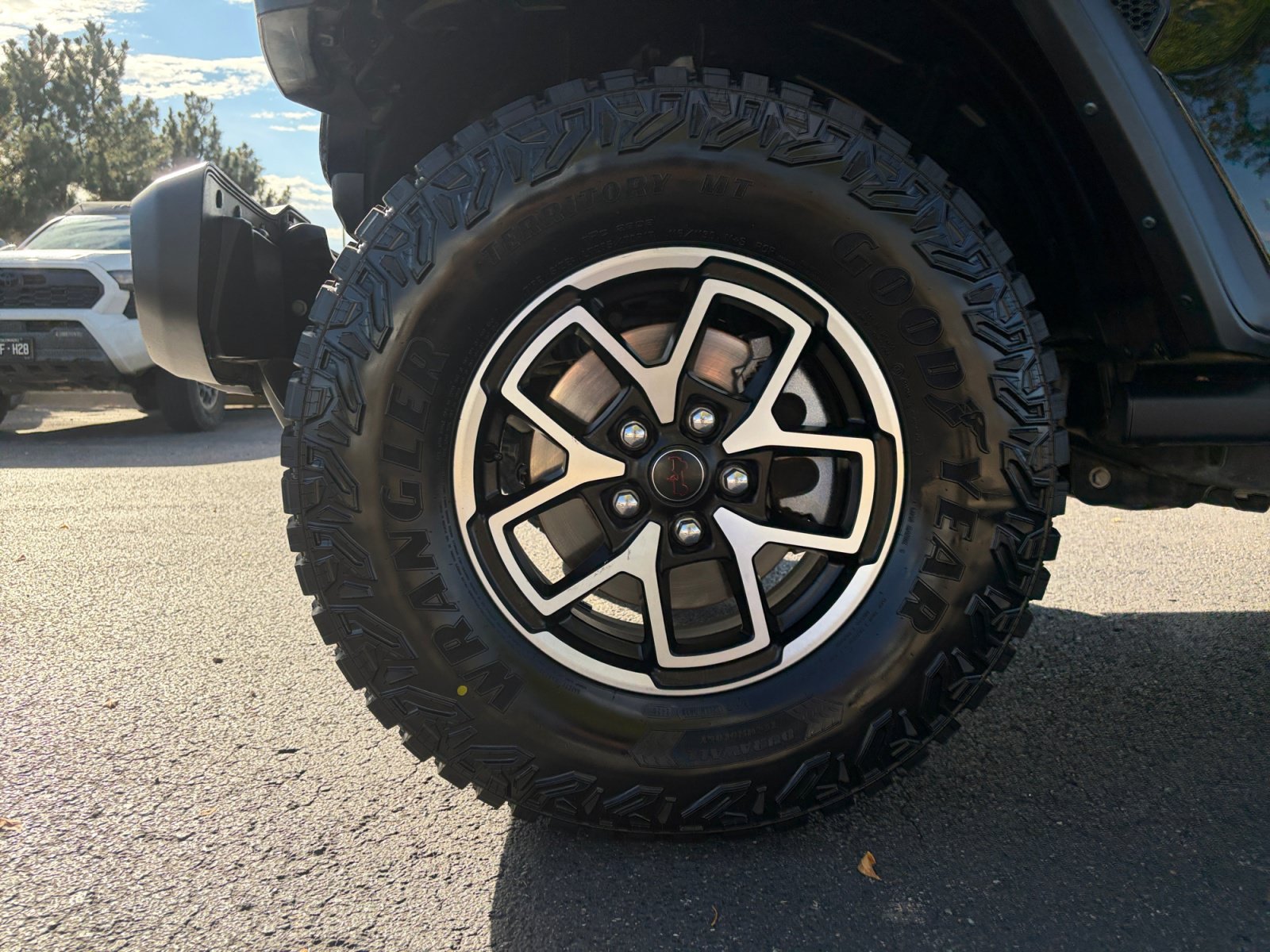 Used 2024 Jeep Wrangler Unlimited Rubicon AWD/4WD image 11