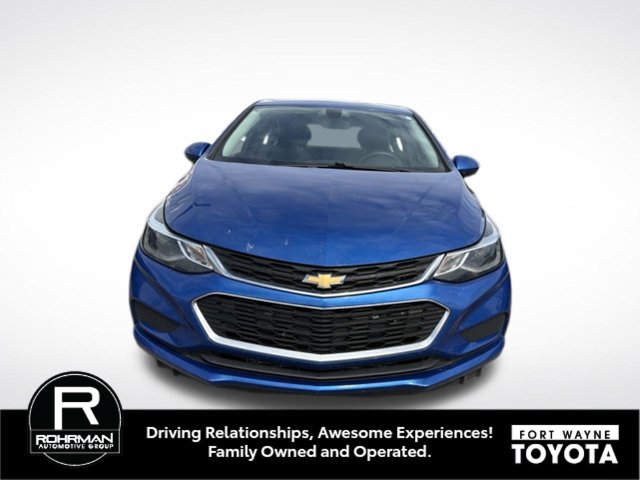 Used 2017 Chevrolet Cruze LT w/ Convenience Package FWD image 5