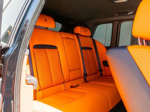 Used 2025 Rolls-Royce Cullinan image 13