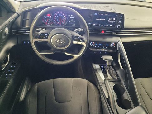 Used 2022 Hyundai Elantra SEL FWD image 22
