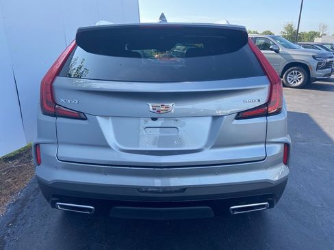 Used 2024 Cadillac XT4 Premium Luxury image 9