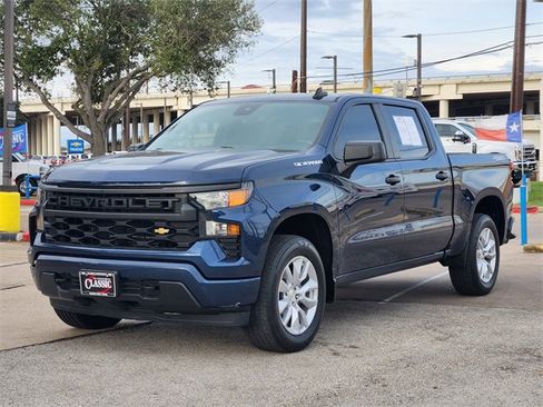 Used 2023 Chevrolet Silverado 1500 Custom image 3
