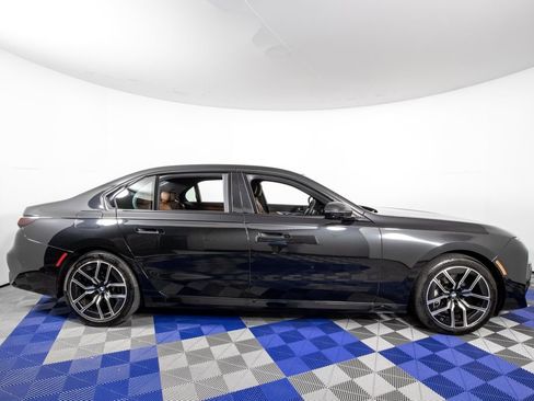 Used 2024 BMW 760i xDrive AWD/4WD image 4