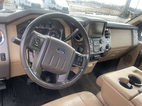 Used 2016 Ford F250 Lariat w/ Lariat Interior Package image 31