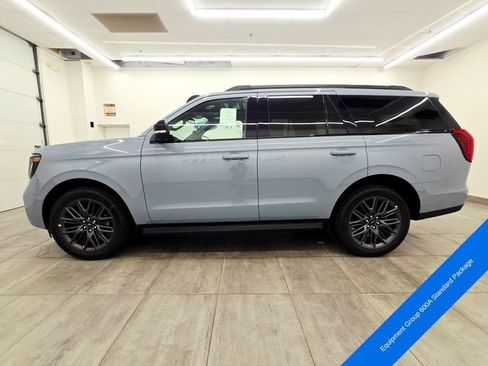 New 2026 Ford Expedition Platinum w/ Stealth Appearance Package AWD/4WD image 2
