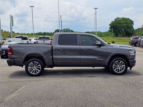 Used 2022 RAM 1500 Laramie w/ Sport Appearance Package AWD/4WD image 8