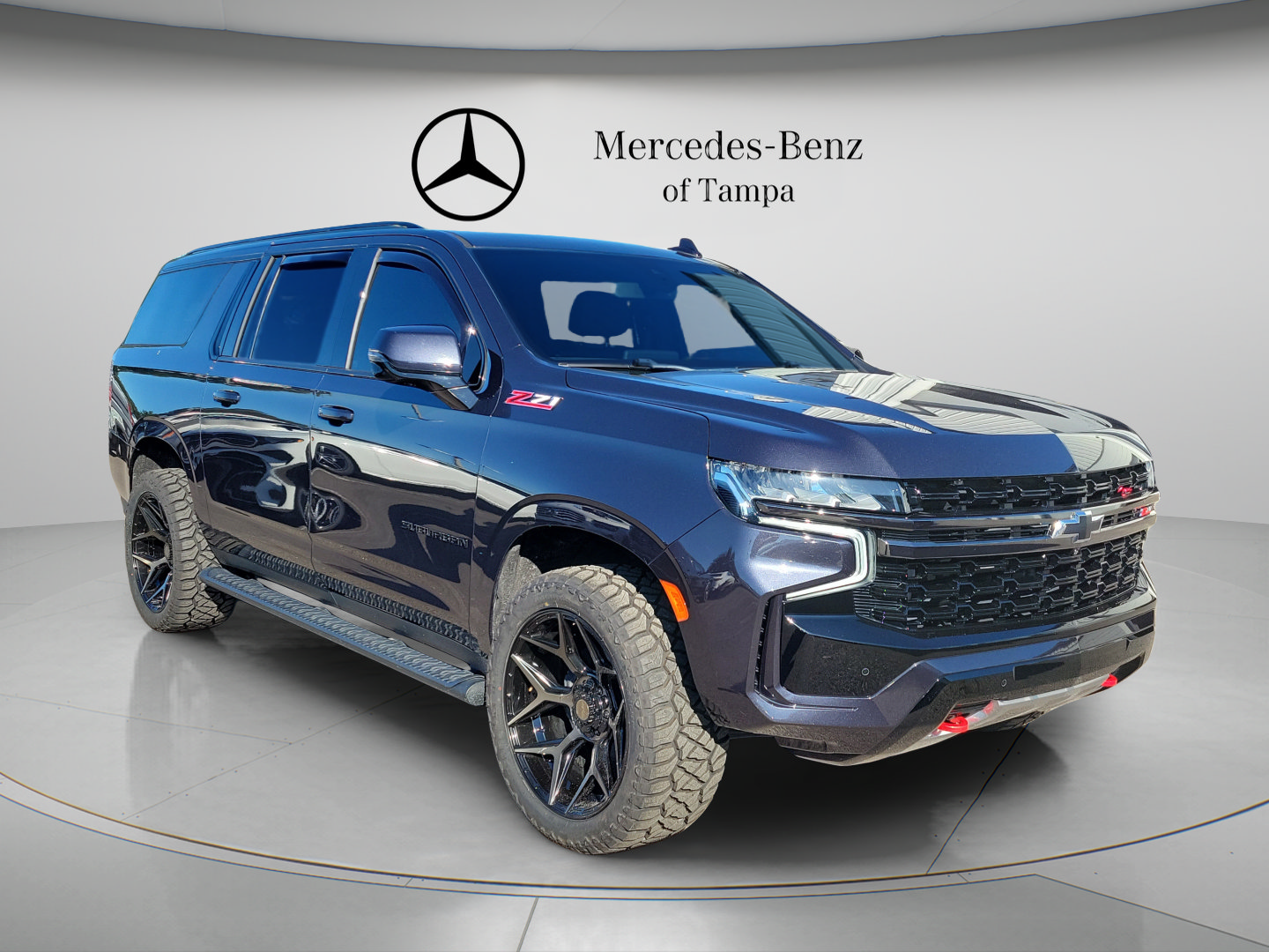 Used 2022 Chevrolet Suburban Z71 w/ Luxury Package AWD/4WD image 4