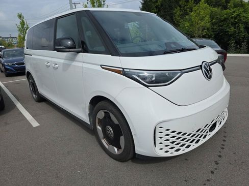 Used 2025 Volkswagen ID. Buzz Pro S Plus RWD image 17