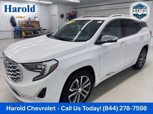Used 2019 GMC Terrain Denali w/ Comfort Package FWD image 3