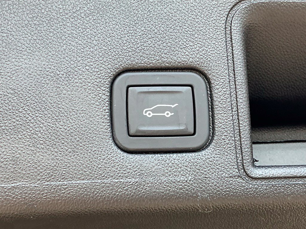 Used 2024 GMC Terrain Denali w/ Denali Premium Package AWD/4WD image 21