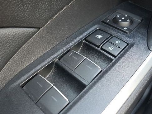 Used 2025 Toyota RAV4 XLE w/ Convenience Package AWD/4WD image 21