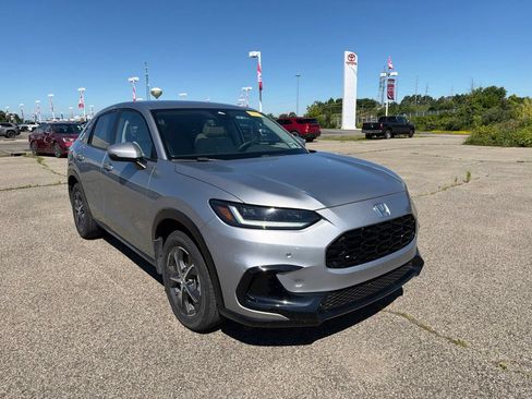 Used 2024 Honda HR-V EX-L image 4