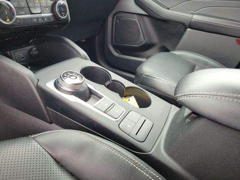 Used 2022 Ford Escape SEL w/ Technology Package AWD/4WD image 29