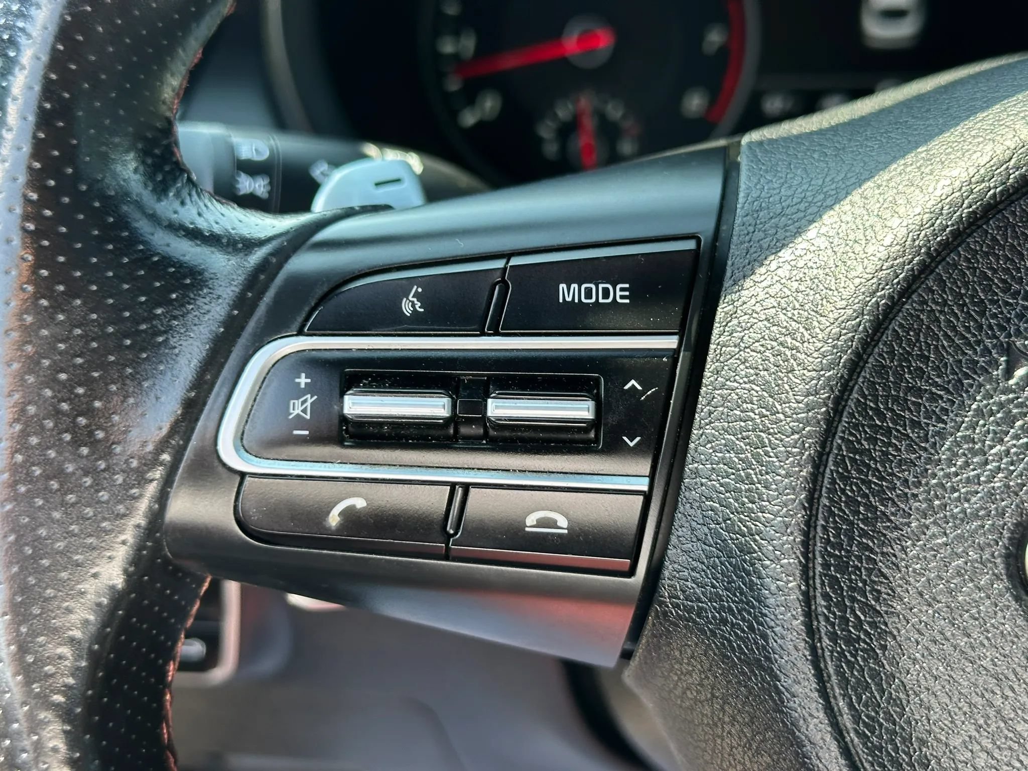 Used 2018 Kia Stinger GT2 AWD/4WD image 46