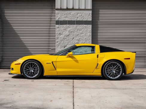 Used 2011 Chevrolet Corvette Z06 w/ Z07 Performance Package RWD image 8
