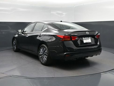 Used 2025 Nissan Altima 2.5 SV FWD image 5